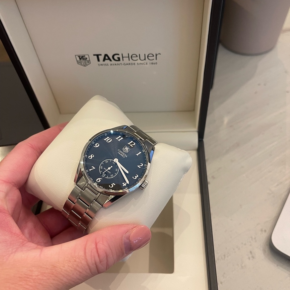 - Tag Heuer Carrera 6 39mm watch